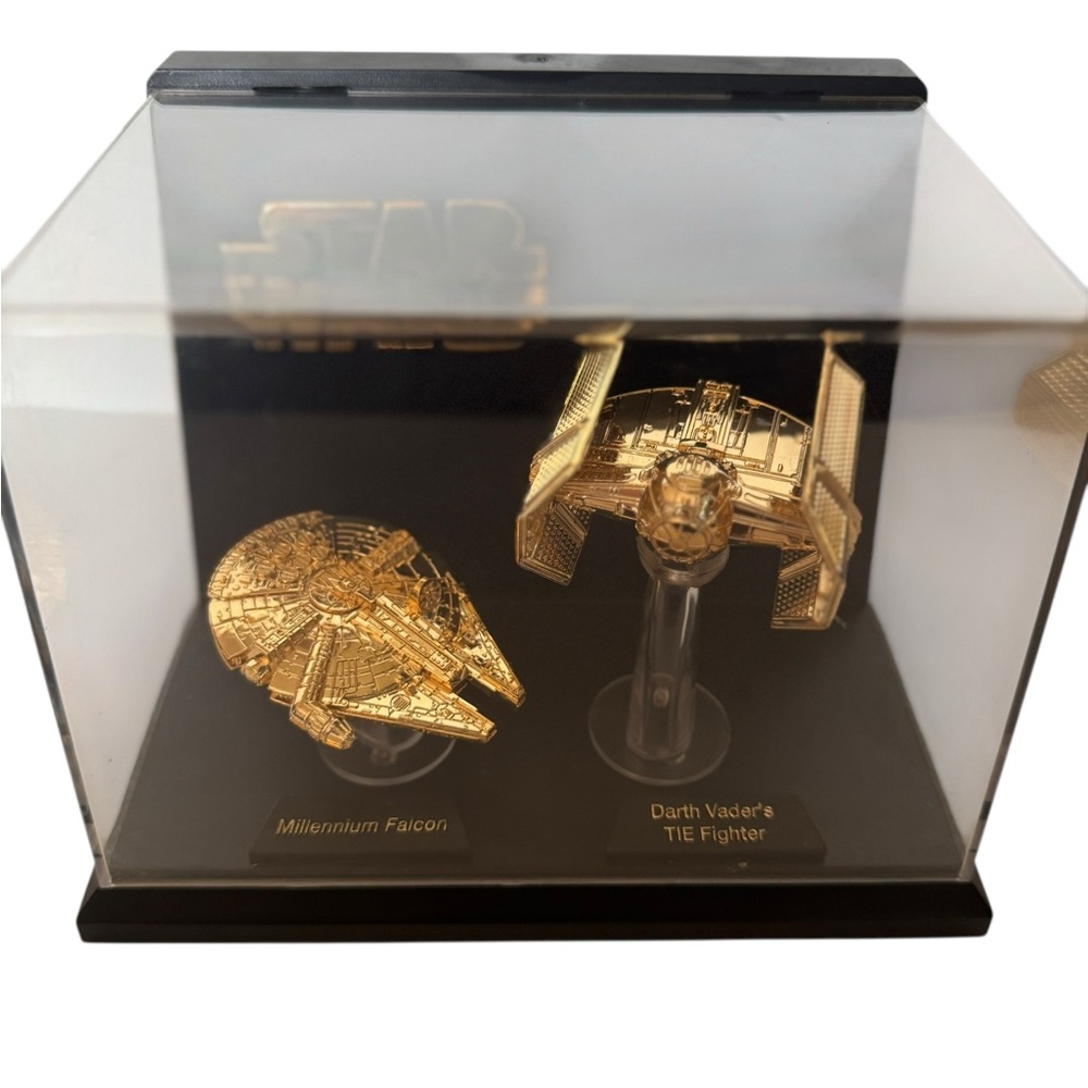 Star Wars Galoob 24 Karat Gold Millennium Falcon and TIE Fighter Display - Picture 5 of 13